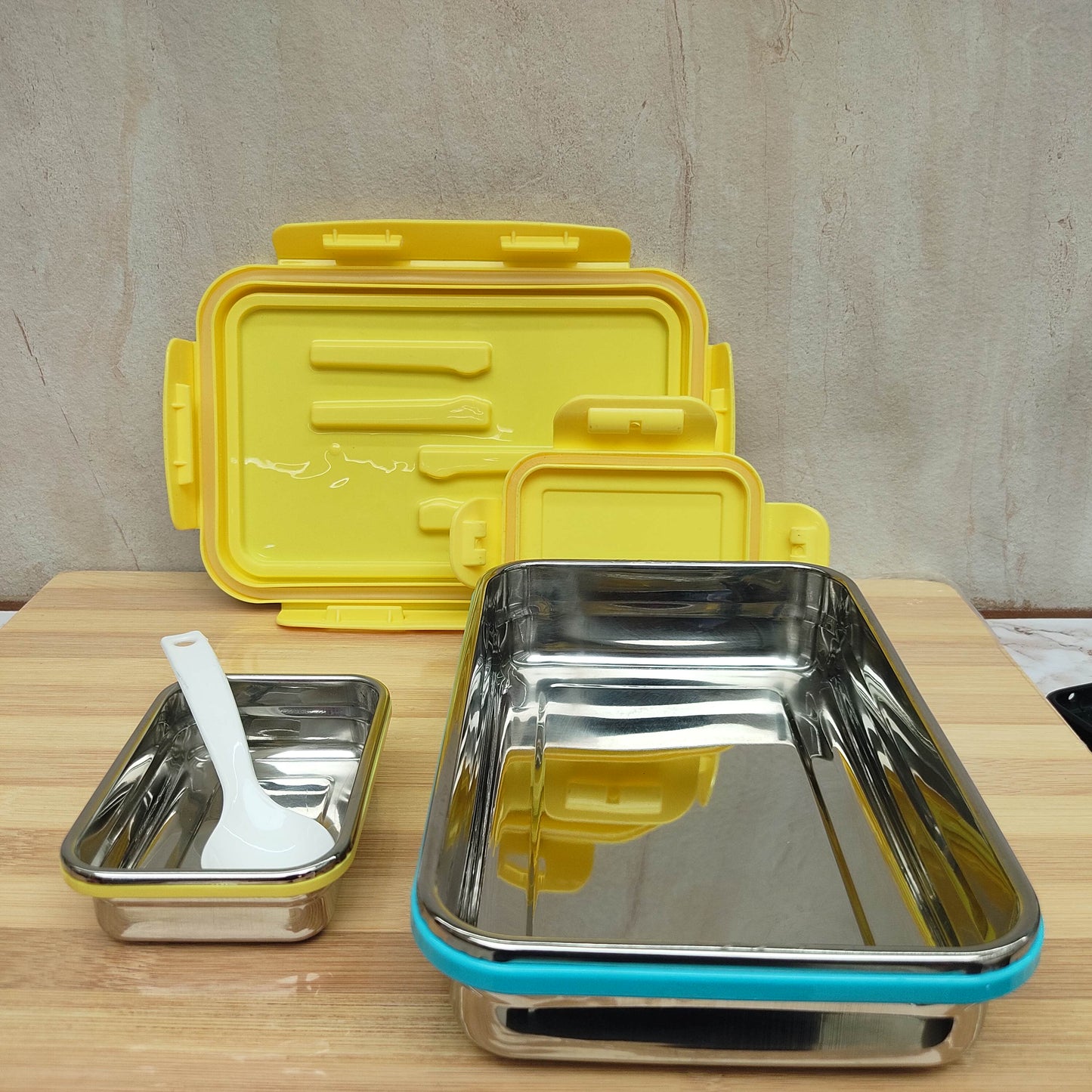 LUNCH BOX