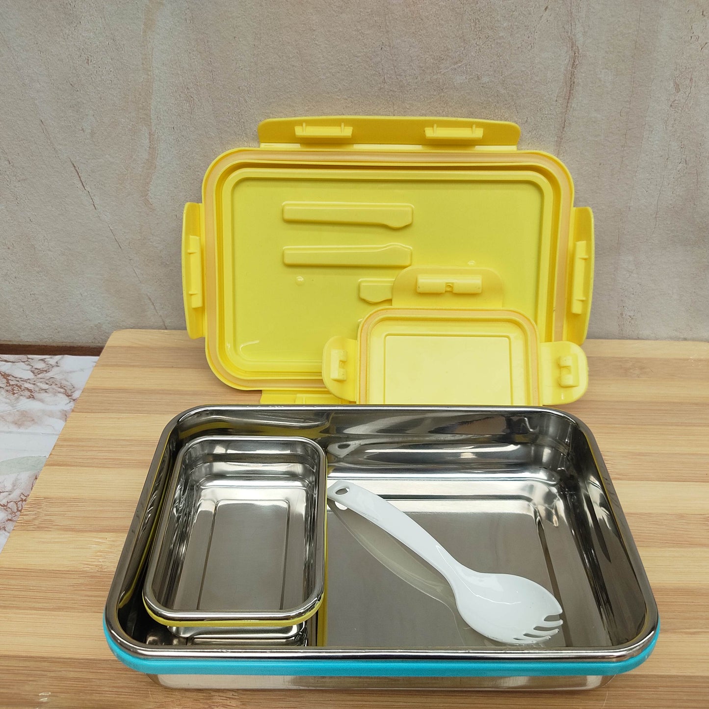 LUNCH BOX