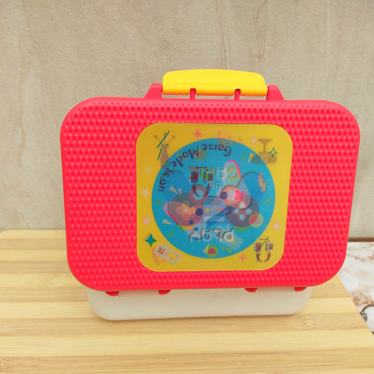 Durable Plastic Lunch Box with Secure Locking Lid, Leak Resistant Design, Spacious Compartments, Food Safe Material, Lightweight and Portable for School, Office, Travel, and Daily Use. Easy to Clean