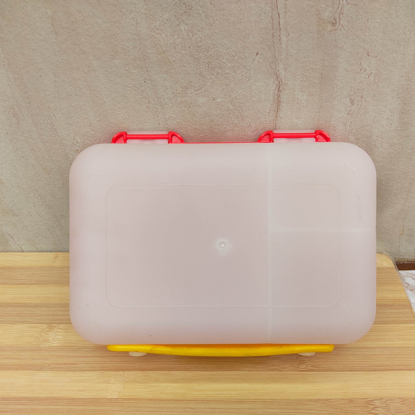 Durable Plastic Lunch Box with Secure Locking Lid, Leak Resistant Design, Spacious Compartments, Food Safe Material, Lightweight and Portable for School, Office, Travel, and Daily Use. Easy to Clean