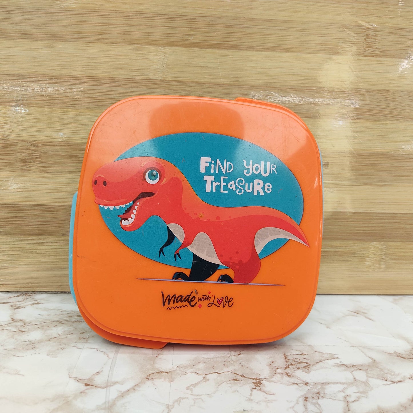 Plastic Lunch Box with Spoon Leak-Resistant Food Storage Container for Office, School and Travel Easy to Clean Locking Lid, Kids and Adults, Ideal for Snacks, Lunches and Fresh Homemade Meals with Convenient Portion Control and Organization