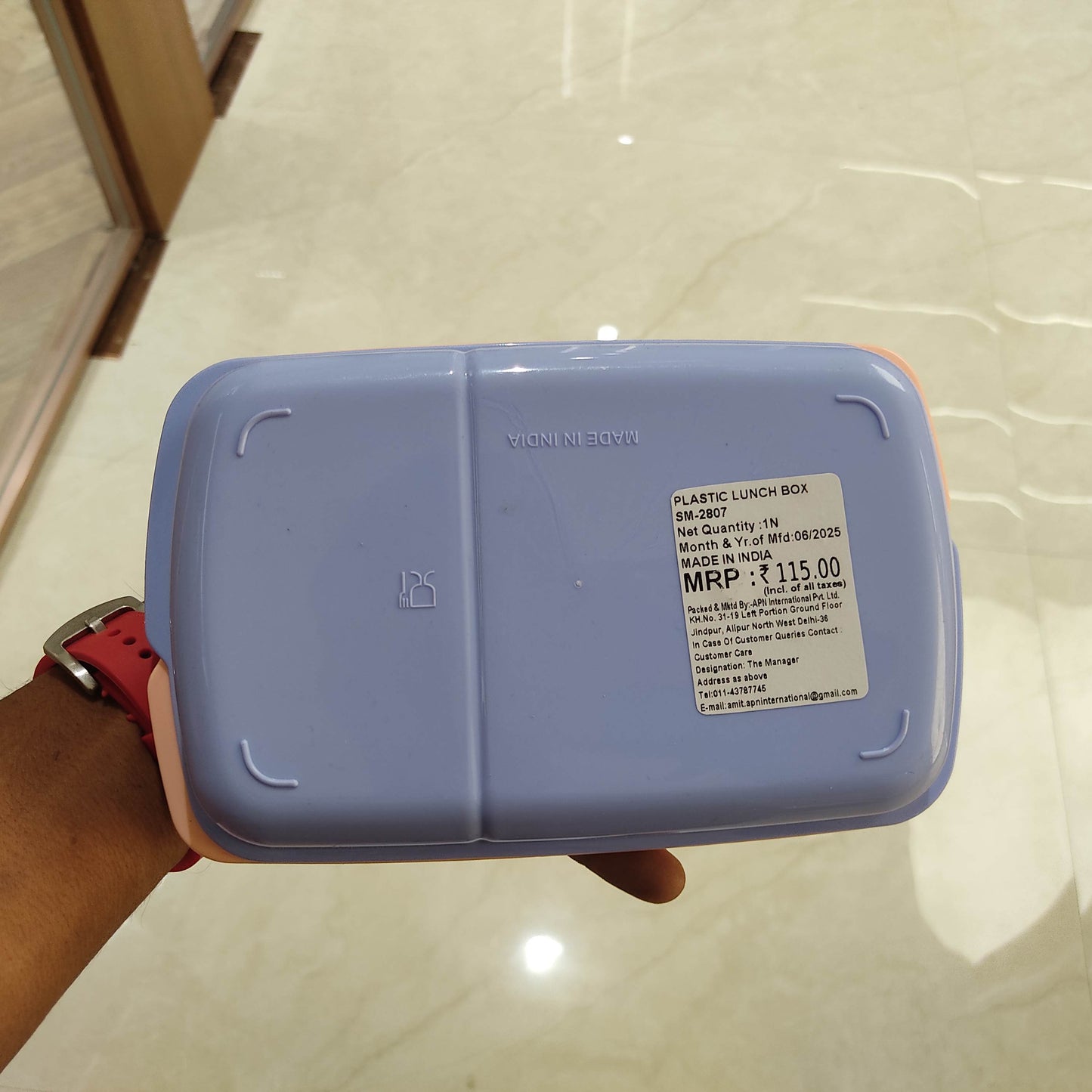 Plastic Lunch Box with Spoon Leak-Resistant Food Storage Container for Office, School and Travel Easy to Clean Locking Lid, Kids and Adults, Ideal for Snacks, Lunches and Fresh Homemade Meals with Convenient Portion Control and Organization