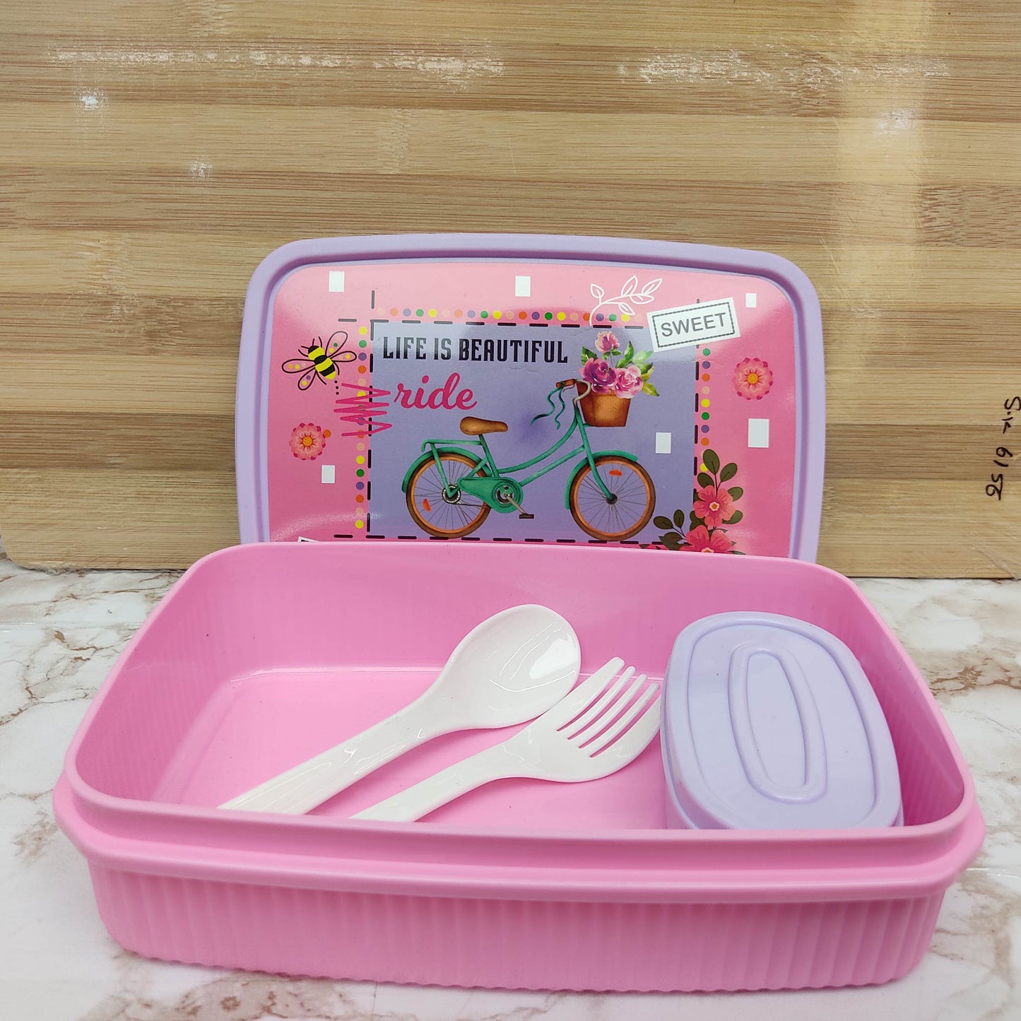 Durable Plastic Lunch Box with Secure Locking Lid, Leak Resistant Design, Spacious Compartments, Food Safe Material, Lightweight and Portable for School, Office, Travel, and Daily Use. Easy to Clean.