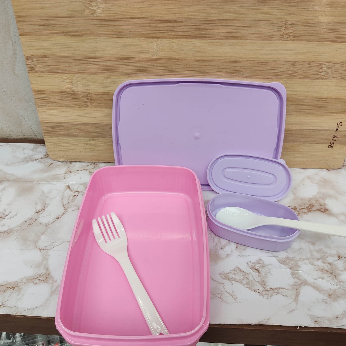 Durable Plastic Lunch Box with Secure Locking Lid, Leak Resistant Design, Spacious Compartments, Food Safe Material, Lightweight and Portable for School, Office, Travel, and Daily Use. Easy to Clean.