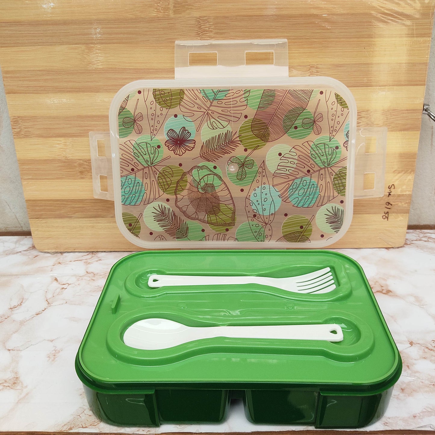 Durable Plastic Lunch Box with Secure Locking Lid, Leak Resistant Design, Spacious Compartments, Food Safe Material, Lightweight and Portable for School, Office, Travel, and Daily Use. Easy to Clean.