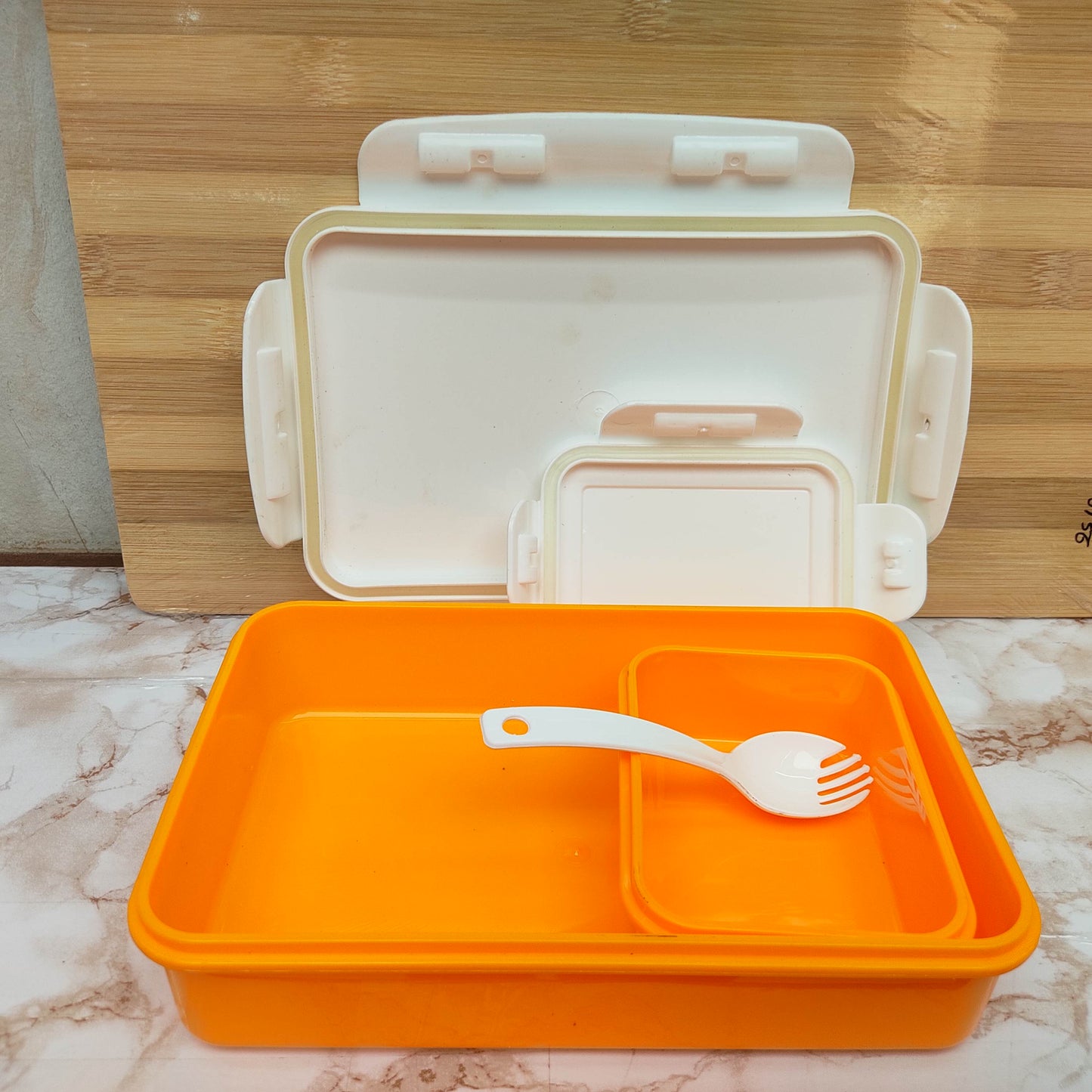 Premium Plastic Lunch Box with Secure Leakproof Lid, Food Storage Container for Office, School and Travel, Lightweight BPA Free Easy to Clean,