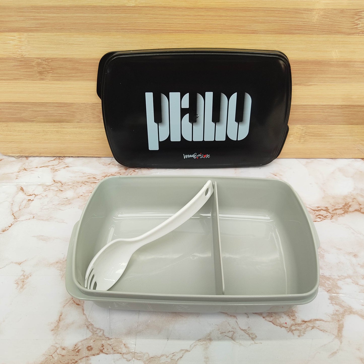 Plastic Lunch Box with Spoon Leak-Resistant Food Storage Container for Office, School and Travel Easy to Clean Locking Lid, Kids and Adults, Ideal for Snacks, Lunches and Fresh Homemade Meals with Convenient Portion Control and Organization