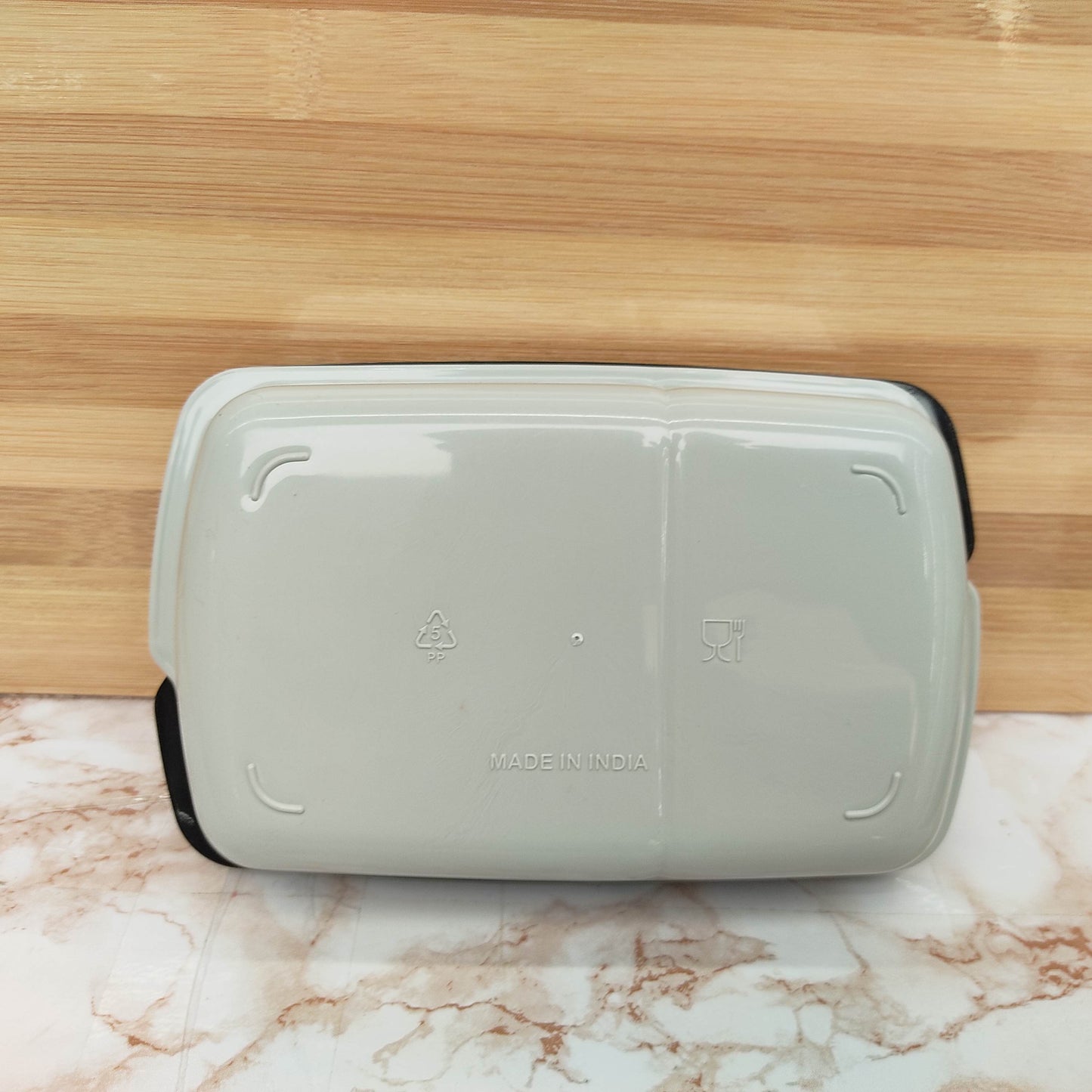 Plastic Lunch Box with Spoon Leak-Resistant Food Storage Container for Office, School and Travel Easy to Clean Locking Lid, Kids and Adults, Ideal for Snacks, Lunches and Fresh Homemade Meals with Convenient Portion Control and Organization